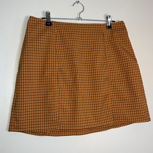 URBAN OUTFITTERS NEW MINI SKIRT